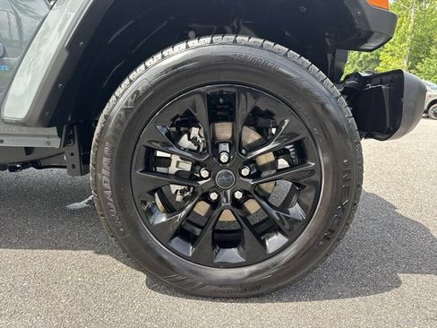 Certified 2025 Jeep Wrangler Unlimited Sahara w/ Safety Group AWD/4WD image 12
