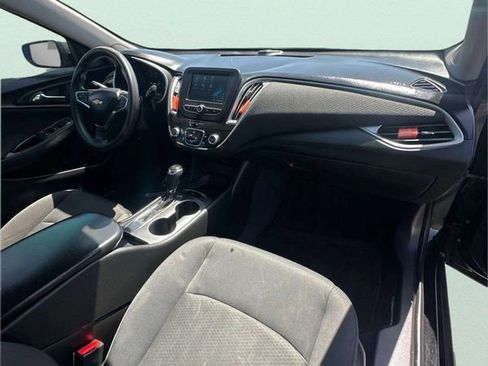 Used 2017 Chevrolet Malibu LS FWD image 5