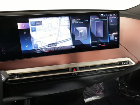 Used 2023 BMW iX xDrive50 w/ Premium Package image 46