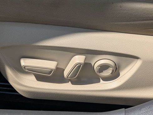 Used 2022 Toyota Camry LE FWD image 19