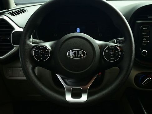 Used 2020 Kia Soul LX image 3