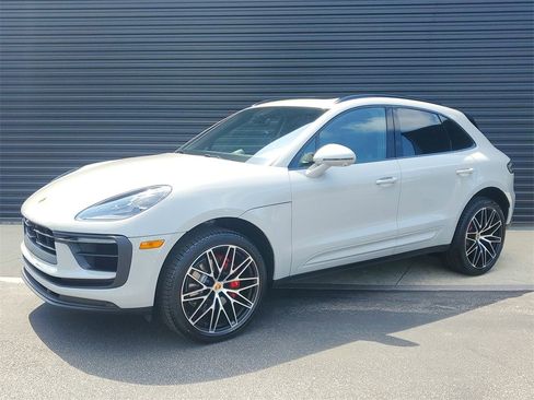 Used 2025 Porsche Macan S image 1