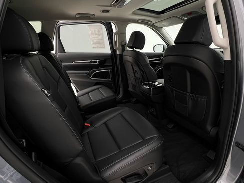 Used 2025 Kia Telluride S AWD/4WD image 14