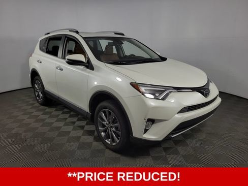 Used 2018 Toyota RAV4 Limited FWD image 2