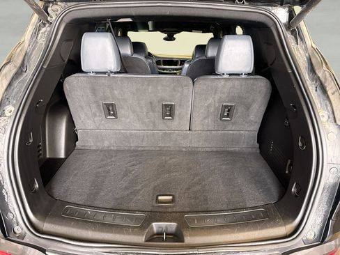 Used 2024 Buick Enclave Premium AWD/4WD image 8