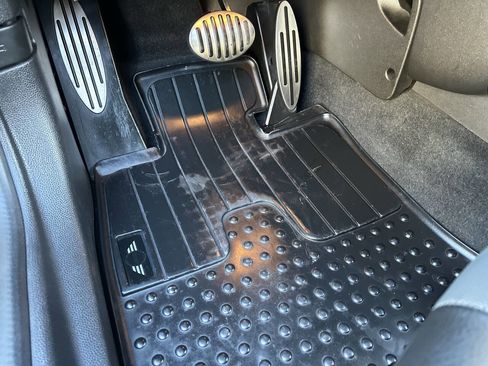 Used 2009 MINI Cooper S w/ Premium Pkg image 13