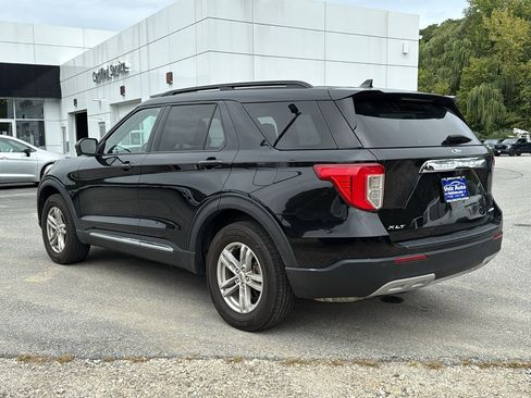 Used 2022 Ford Explorer XLT w/ Equipment Group 202A image 6