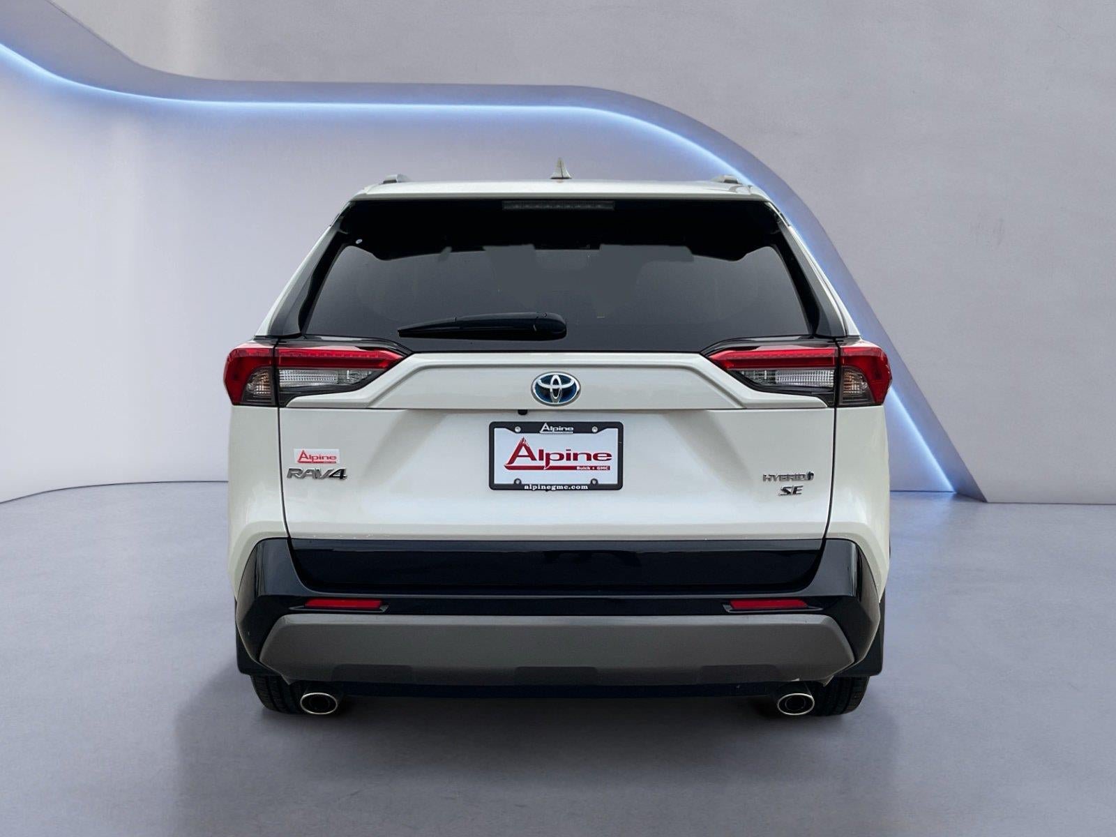 Used 2022 Toyota RAV4 SE w/ Convenience Package AWD/4WD image 4