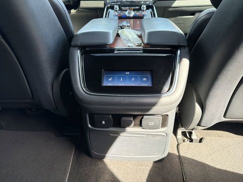 Used 2024 Lincoln Navigator Reserve image 31