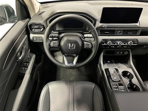 New 2026 Honda Pilot Touring image 7