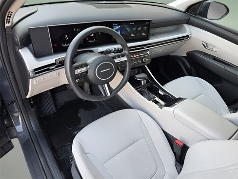 Certified 2025 Hyundai Tucson SE image 21