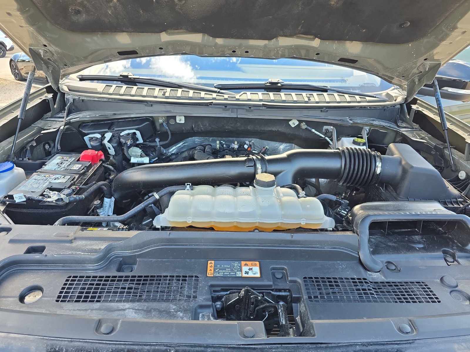 Used 2025 Ford Expedition Tremor AWD/4WD image 34
