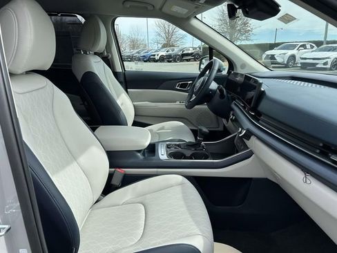 New 2026 Kia Carnival EX FWD image 19