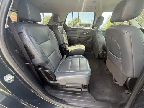 Used 2021 Chevrolet Traverse LT w/ LT Premium Package FWD image 16