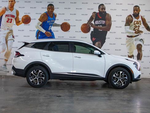 Used 2025 Kia Sportage EX AWD/4WD image 18