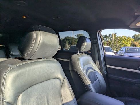 Used 2017 Ford Explorer XLT w/ Equipment Group 202A FWD image 22