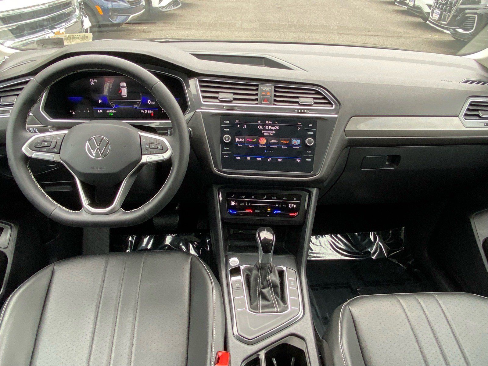 Certified 2023 Volkswagen Tiguan SE w/ Panoramic Sunroof Package FWD image 12