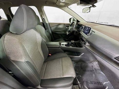 Used 2023 Nissan Rogue SV image 28