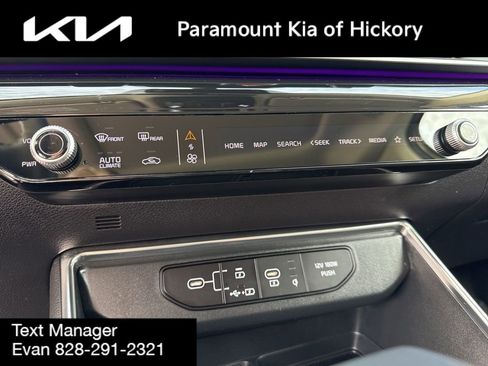 Used 2025 Kia Carnival SX Prestige image 27