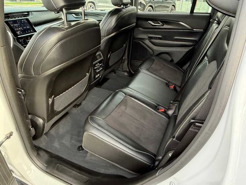 Certified 2023 Jeep Grand Cherokee Altitude image 17