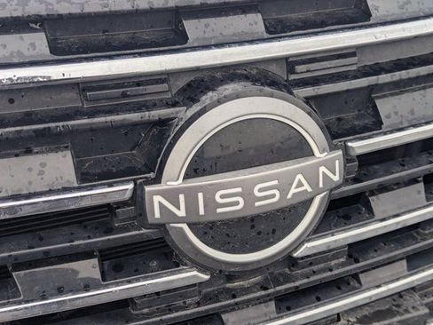 Used 2024 Nissan Rogue S image 10