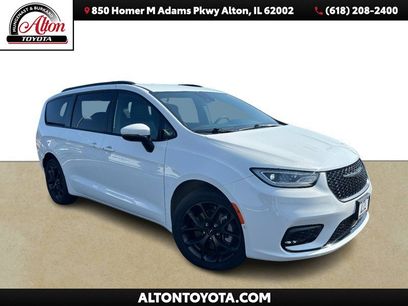 Used 2023 Chrysler Pacifica Touring-L w/ S Appearance Package