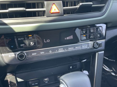 Certified 2024 Kia Seltos SX w/ SX Sunroof Package AWD/4WD image 27