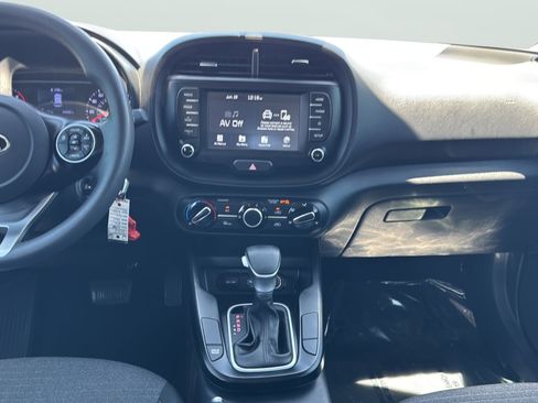 Used 2020 Kia Soul S FWD image 15