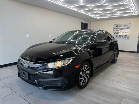Used 2017 Honda Civic EX image 2
