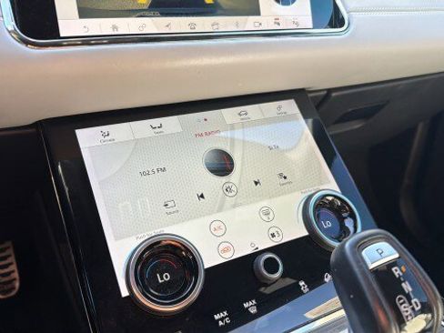 Used 2020 Land Rover Range Rover Evoque R-Dynamic SE image 26