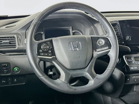 Used 2019 Honda Pilot Touring image 18