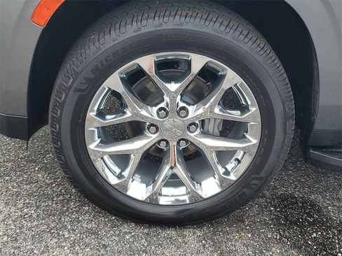 Used 2021 GMC Yukon XL SLT w/ SLT Premium Package image 36