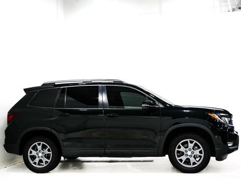 Used 2025 Honda Passport TrailSport image 5
