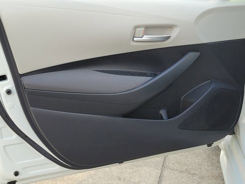 Used 2020 Toyota Corolla LE image 22