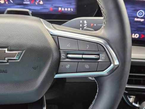 Used 2024 Chevrolet Traverse LT w/ Enhanced Driving Package FWD image 24