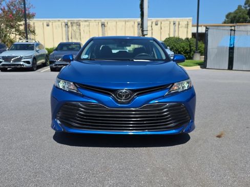 Used 2019 Toyota Camry LE FWD image 3