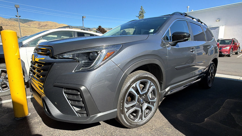Used 2025 Subaru Ascent Limited AWD/4WD image 4