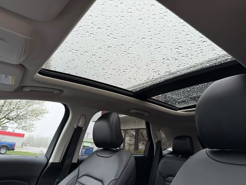 Used 2018 Ford Edge SEL w/ Equipment Group 201A AWD/4WD image 17