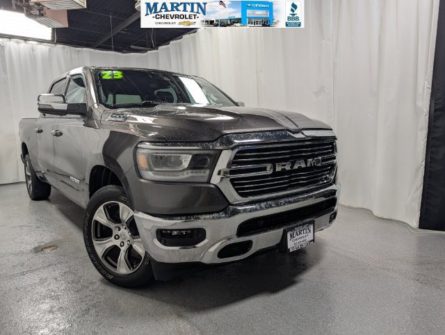 Used 2023 RAM 1500 Laramie AWD/4WD image 1