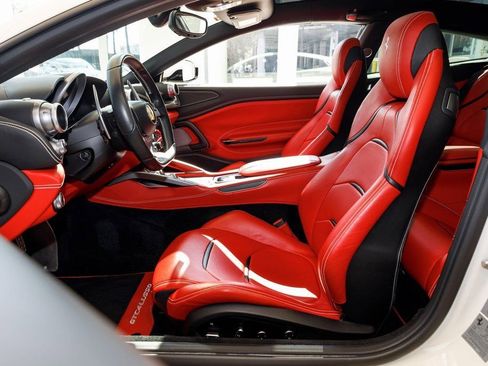 Used 2019 Ferrari GTC4Lusso image 10