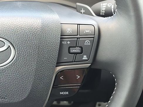 Used 2025 Toyota Camry SE image 37