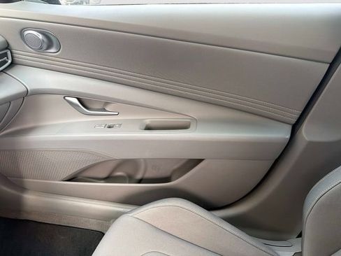 Certified 2025 Hyundai Elantra Sport FWD image 20