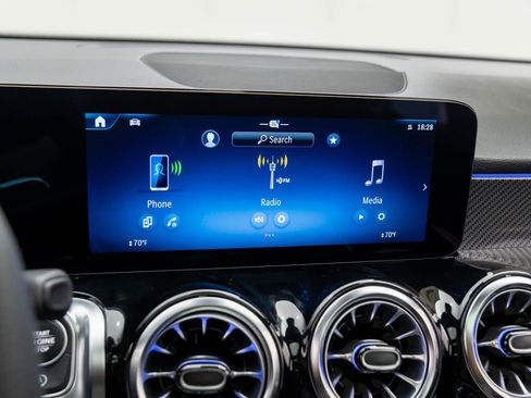 New 2026 Mercedes-Benz GLB 35 AMG 4MATIC image 28