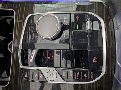 Used 2025 BMW X5 xDrive50e image 29