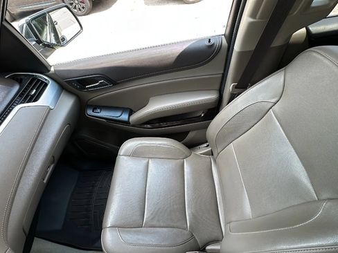 Used 2018 GMC Yukon SLT w/ Open Road Package AWD/4WD image 17