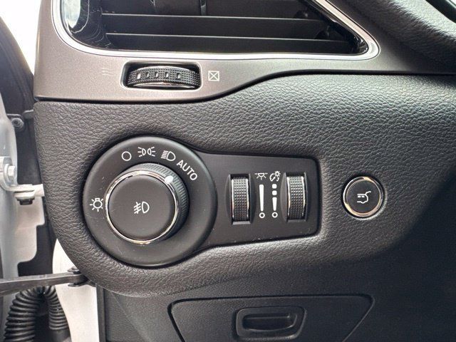 Used 2020 Jeep Cherokee Limited AWD/4WD image 14