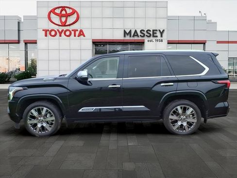 Used 2025 Toyota Sequoia Capstone AWD/4WD image 6