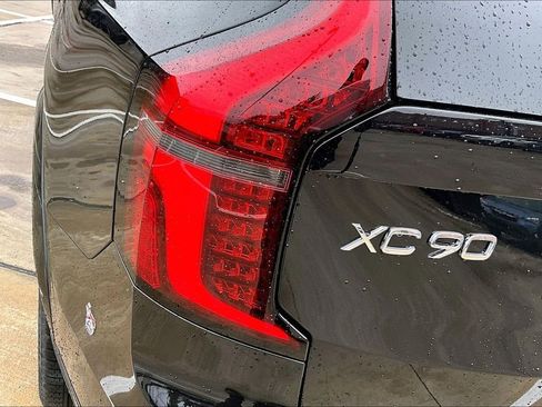 New 2026 Volvo XC90 T8 Core w/ Protection Package Premier image 43