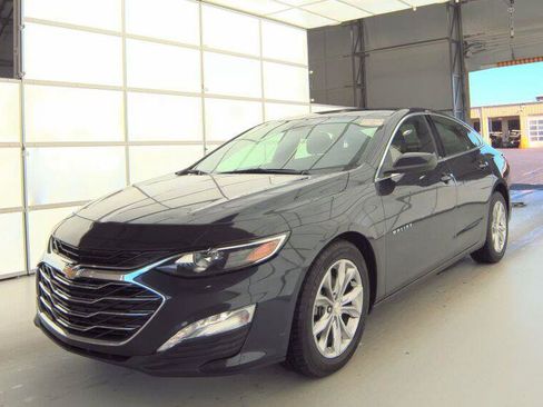 Used 2023 Chevrolet Malibu LT FWD image 2