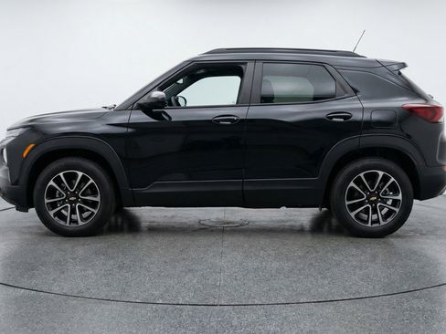 Used 2025 Chevrolet TrailBlazer LT image 5